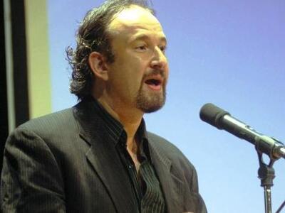 Ο Γιάννης Παπαμιχαήλ αναζητά τη νέα Αλίκη!