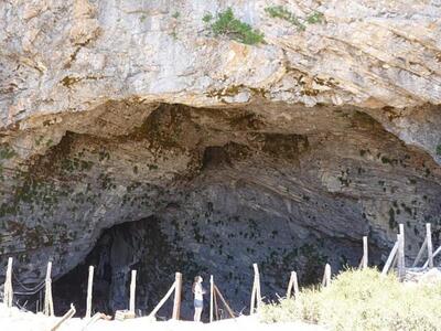 Τα άγνωστα τάματα της σπηλιάς του Δία