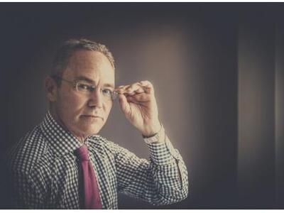 Η πολιτική αλλά και οι πολιτικοί χρειάζο...