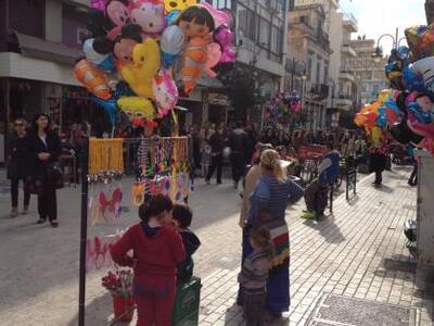 Οι έμποροι διαμαρτύρονται για τους πλανόδιους