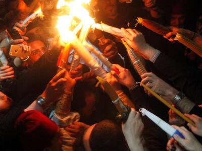 Άγιο Φως: Ολοκληρώθηκε η τελετή στα Ιερο...