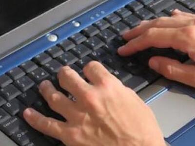 Απίστευτο: Πούλαγε ναρκωτικά σε μαθητές ...