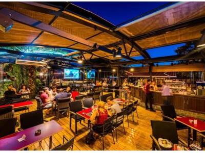 Προσοχή. Πέφτει ο καφές!