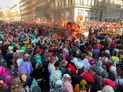 Γαλλία: Παρά το lockdown, χιλιάδες νέοι ...
