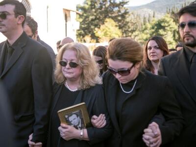 Θρήνος στην κηδεία του ηθοποιού Γιώργου ...