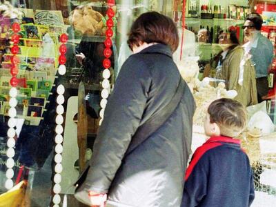 Πάτρα: Οι καταναλωτές ψωνίζουν με τα… μά...