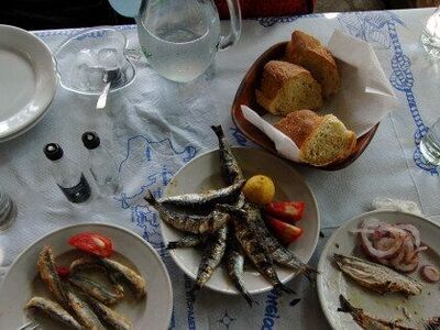 Χούλιγκαν έφαγαν τζάμπα σε τσιπουράδικο ...