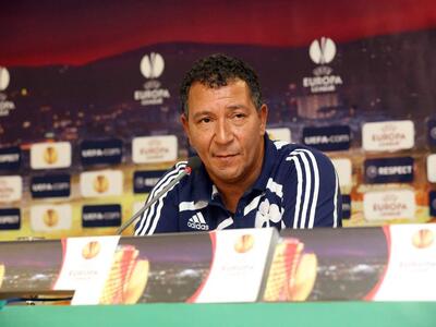 Ο τεν Κάτε ...απειλεί να σκοτώσει τον Ράικαρντ