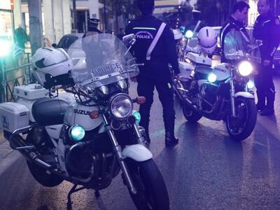 Καταδρομική επίθεση από κουκουλοφόρους σ...