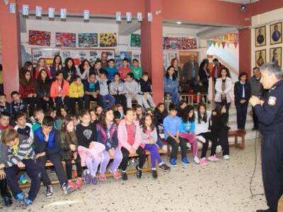 Συνεχίζονται στα δημοτικά σχολεία του Πύ...