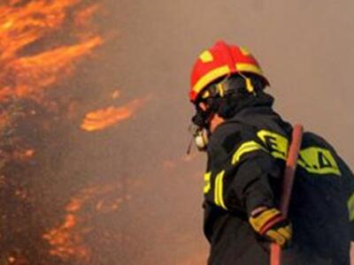Κεφαλονιά: Μαίνεται η πυρκαγιά στον Κατελειό