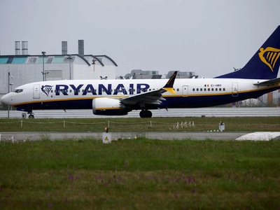 Ryanair: Σημαντική μείωση στις τιμές των...