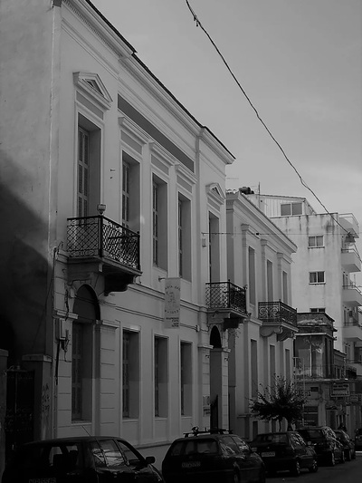 Το νεοκλασσικό κτήριο επί της οδού Ρήγα ...