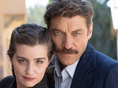 Άγριες μέλισσες: Τι περιμένει τα ζευγάρι...