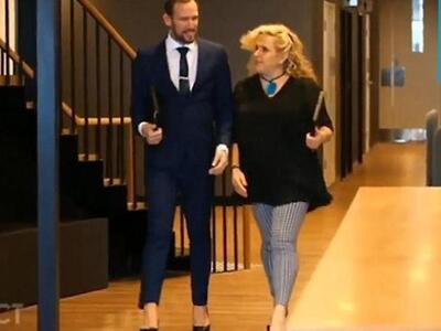 O 30χρονος ασφαλιστής που πηγαίνει για δ...