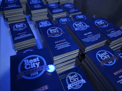 Best City Awards: Βραβεύθηκε για το Περι...