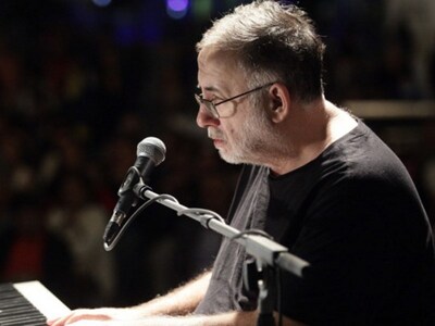 Ο δήμος Αθηναίων τιμά τον Θάνο Μικρούτσι...