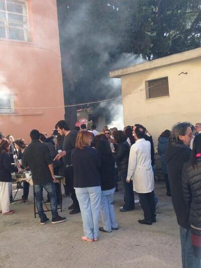 Και οι εργαζόμενοι στο Καραμανδάνειο τσίκνισαν