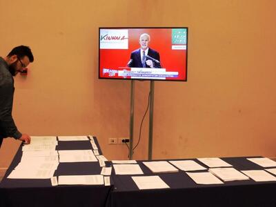 Παπανδρέου: Χρειάζονται ευρύτερες συνενν...