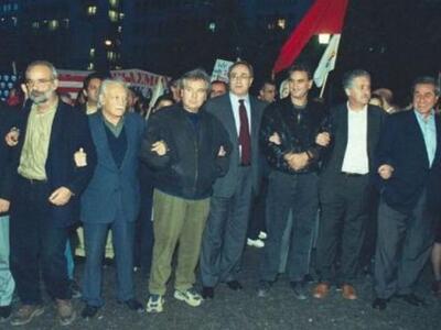 Το Πολυτεχνείο ζει, ζήτω οι Αμερικανοί