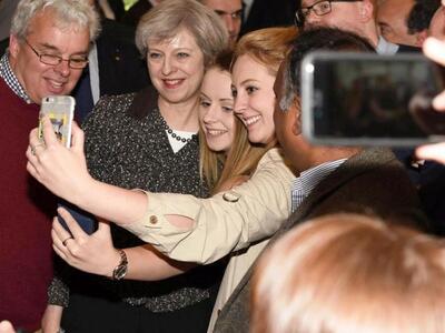Ανασχηματισμό ανακοίνωσε η Τερέζα Μέι