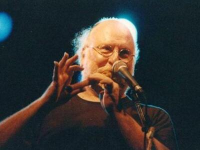 Πάτρα: O Διονύσης Σαββόπουλος με τη σύμπ...