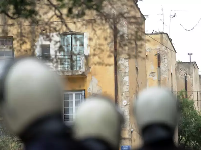 Επιχείρηση της ΕΛΑΣ στα Προσφυγικά της Λ...