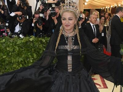 ΜΑΝΤΟΝΑ ΜΕ GAULTIER