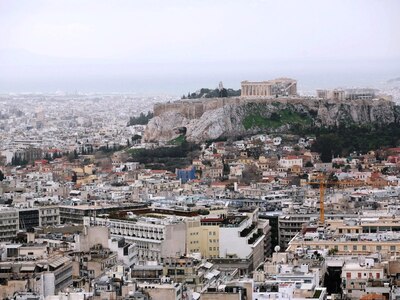 Βγαίνουν στο σφυρί ακίνητα αξίας 5 δισ. ευρώ 