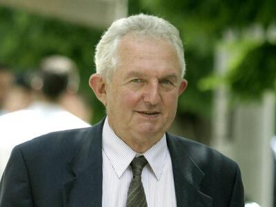 Η Εξεταστική ζητά δίωξη και αποπομπή του...