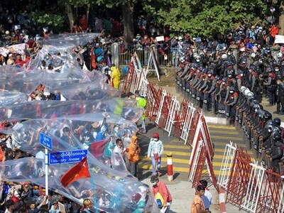 Μιανμάρ: Πέντε νεκροί σε διαδηλώσεις κατ...