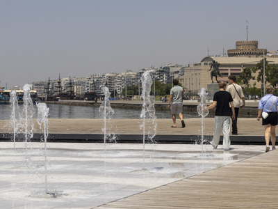 Καιρός: Πολύ υψηλή έως και ακραία θερμικ...
