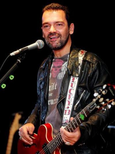  Ο Κωνσταντίνος Καζάκος επί το έργο 