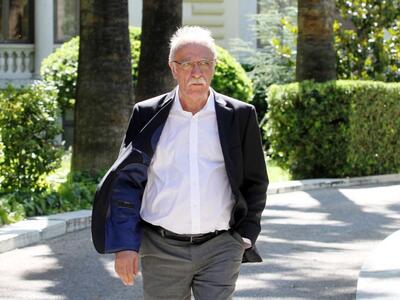 Βίτσας: Καλύτερα να χρεοκοπήσει μια πολι...