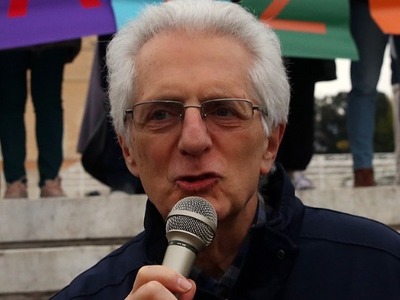 Για απιστία σε βαθμό κακουργήματος διώκε...