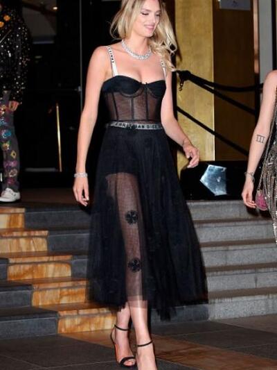 ΛΙΛΙ ΝΤΟΝΑΛΝΤΣΟΝ ΜΕ DIOR