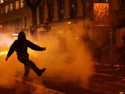 Χάος στους δρόμους της Γαλλίας - Τι ζητο...