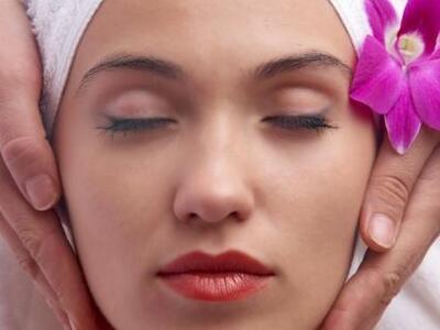 Τρεις (αναπάντεχοι) λόγοι που βγάζουμε σπυράκια