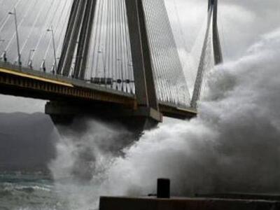 Συσκότιση λόγω καιρού στην προβλήτα του ...