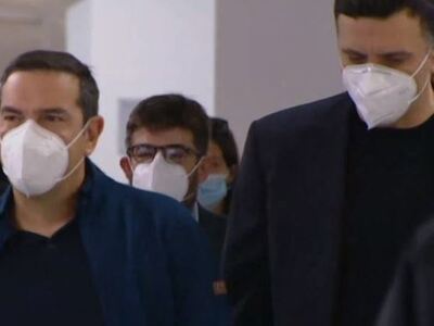 Εμβολιάστηκε και ο υπουργός Υγείας Βασίλ...