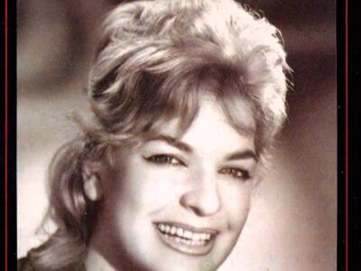 Πέθανε η τραγουδίστρια και στιχουργός Νά...