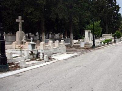 Πάτρα: Μπάτε ...κλέφτες αλέστε στο Α΄Δημ...