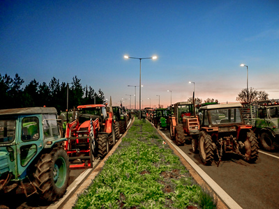 Οι αγρότες ενισχύουν τα μπλόκα: Πάνω από...