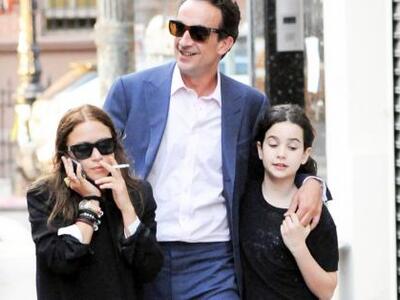 Κι όμως... ο Σαρκοζί είναι ο σύντροφος τ...