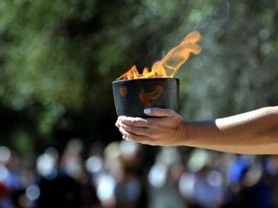Η Πατρινή που έτρεξε με την Ολυμπιακή Φλ...