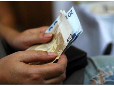 Ποιοι δημόσιοι υπάλληλοι θα λάβουν 13o μισθό