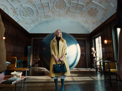 Ο Γιώργος Λάνθιμος κλωνοποιεί τη Σκάρλετ...