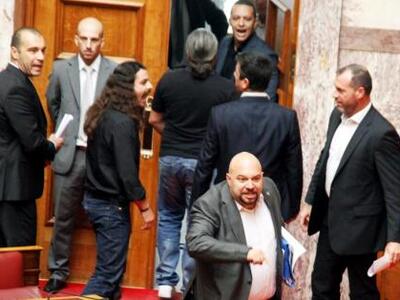 Βουλή: Ψάχνουν τον υπάλληλο με την κρυφή κάμερα