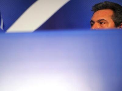 Sms Καμμένου σε τρεις ανεξάρτητους βουλευτές