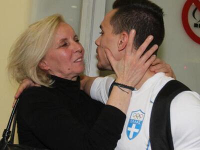 Η μητέρα του Πετρούνια ξεχειλίζει από ορ...